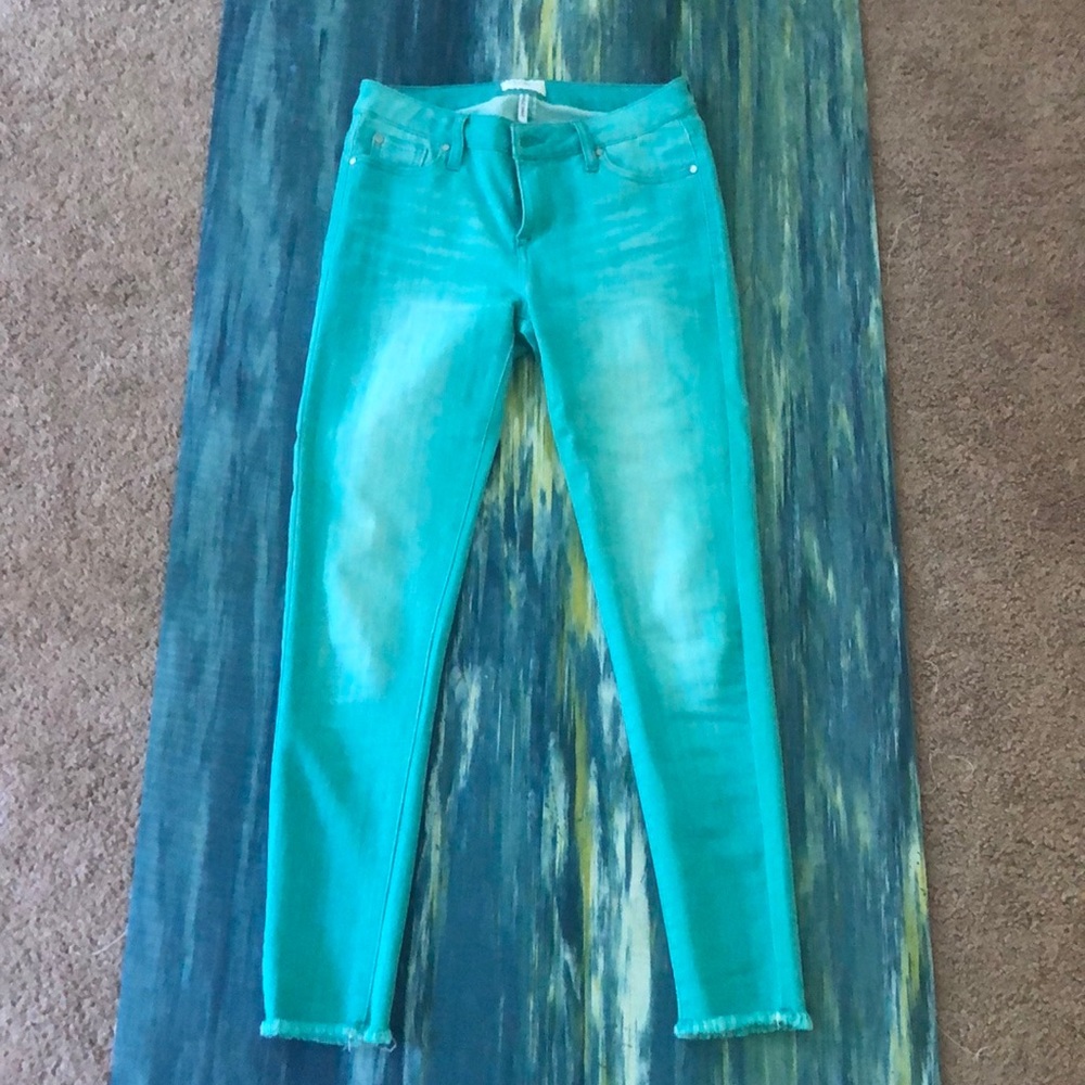 Celebrity Pink size 5/27 teal crop pants